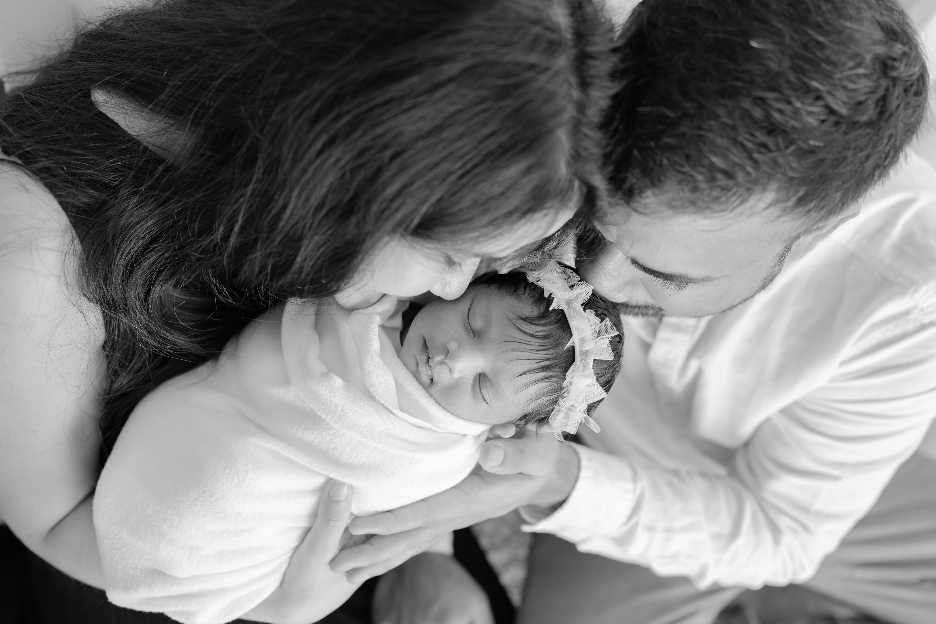 Soft natural light newborn portrait in San Francisco Bay Area studio by Sara Mendonca